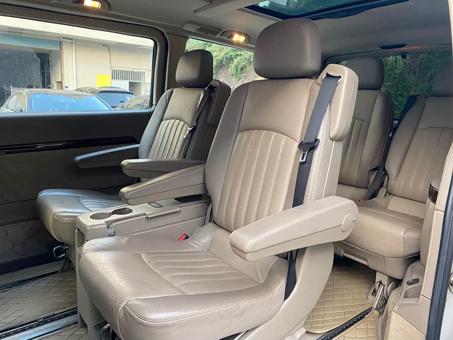 奔驰 唯雅诺 2012 汽车图片 #10