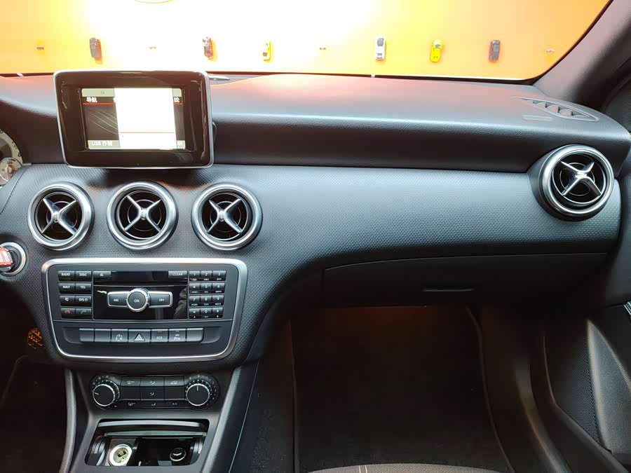 Mercedes-Benz A Class (Imported) 2014 car image #10