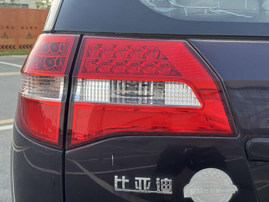 BYD M6 2017 #10 BYD M6 2017 صورة سيارة #10