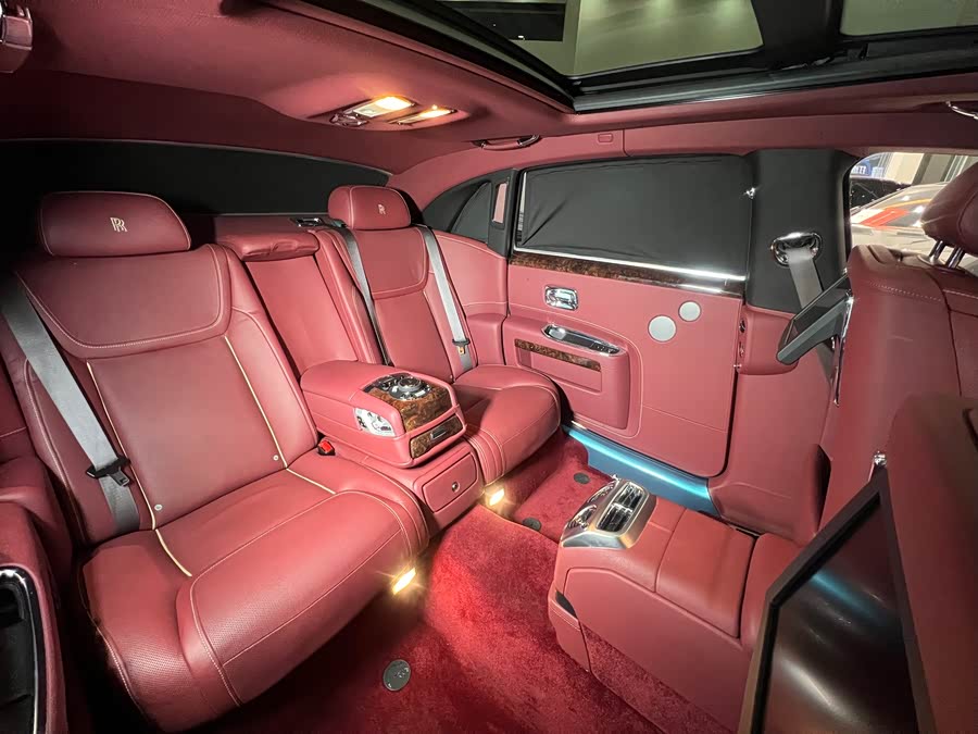 劳斯莱斯 古思特 2017 汽车图片 #10