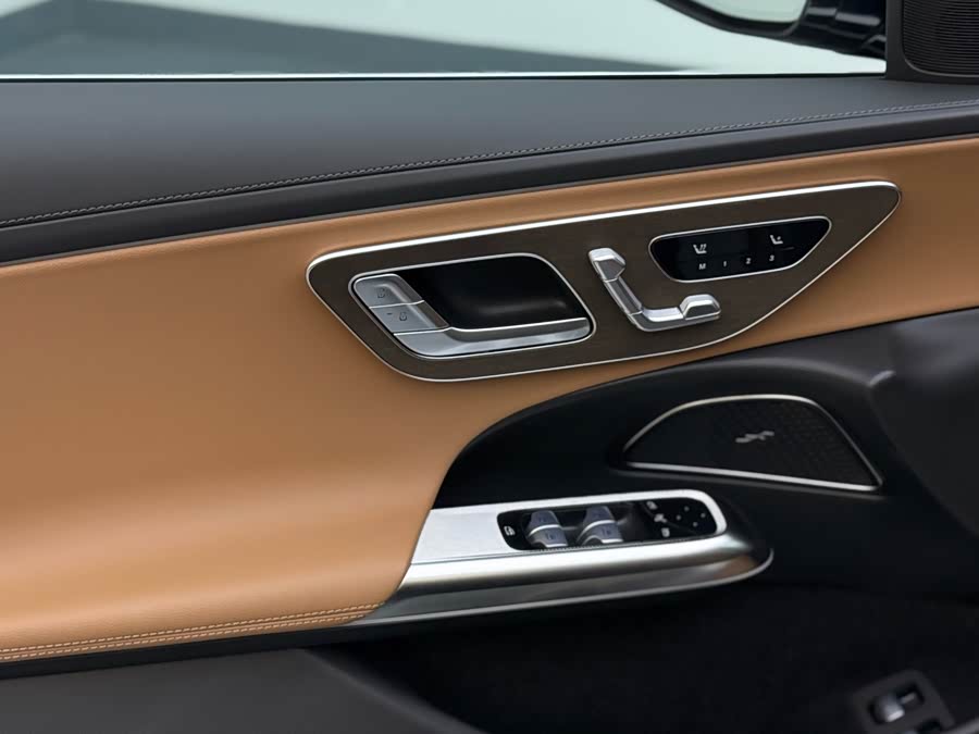 Mercedes-Benz E Class New Energy 2024 car image #10