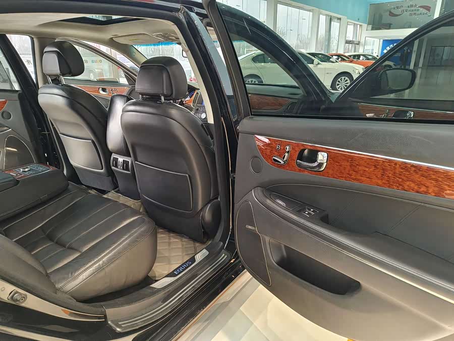 Hyundai Equus 2011 #10 Hyundai Equus 2011 car image #10