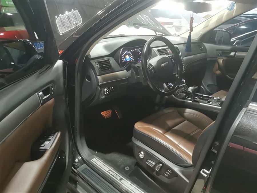 Haval H8 2018 car image #10