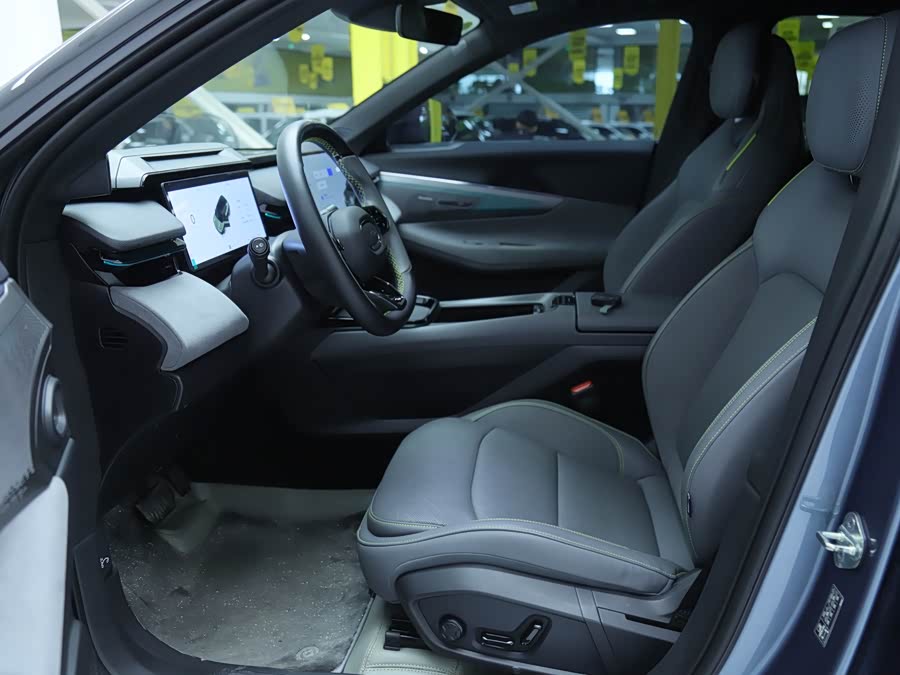 Lynk & Co 08 EM-P 2024 car image #10
