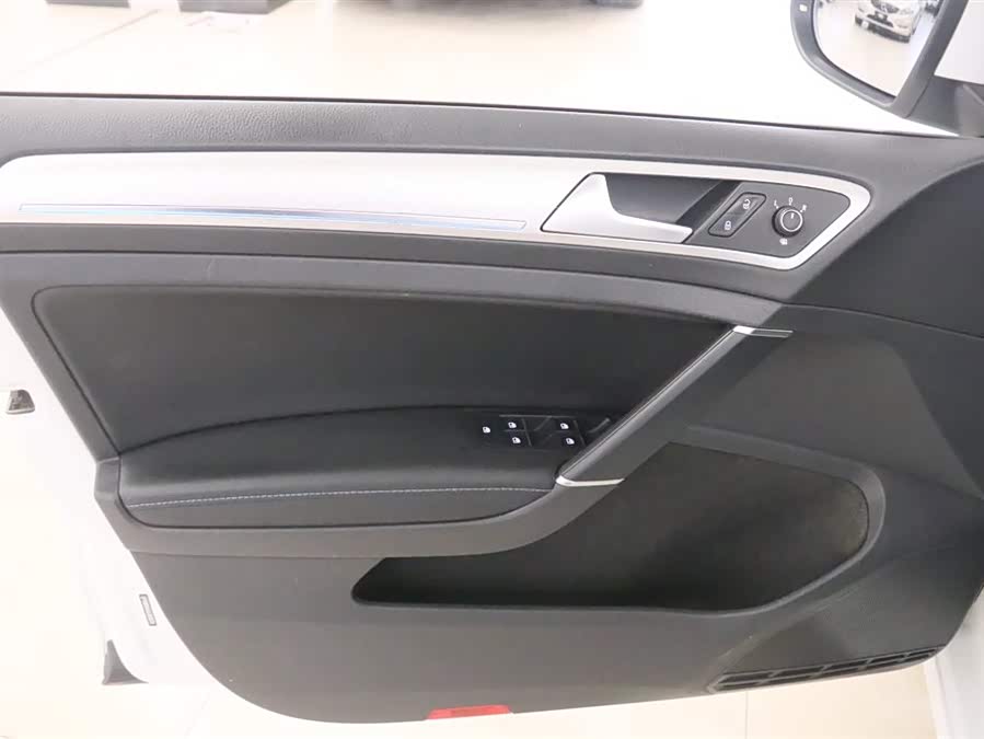 Volkswagen Golf Pure Electric 2020 #10 Volkswagen Golf Pure Electric 2020 car image #10