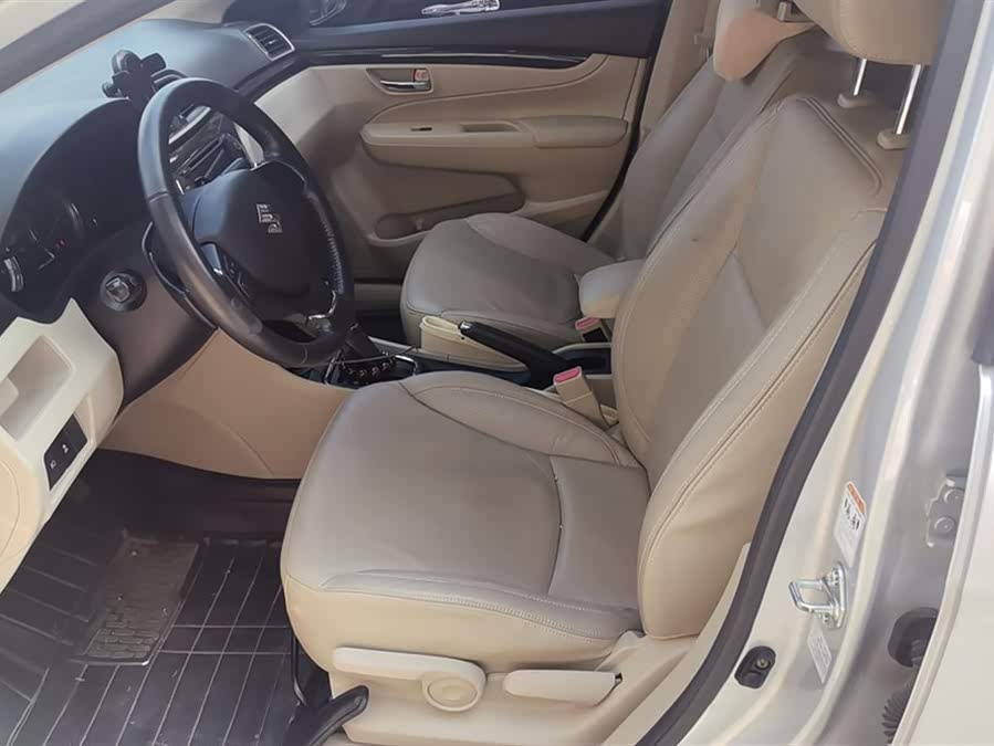 Suzuki Ciaz 2015 изображение автомобиля #10