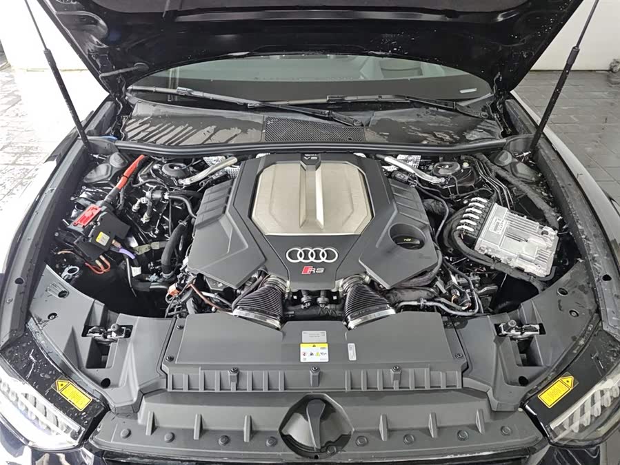 Audi RS 6 2021 car image #10