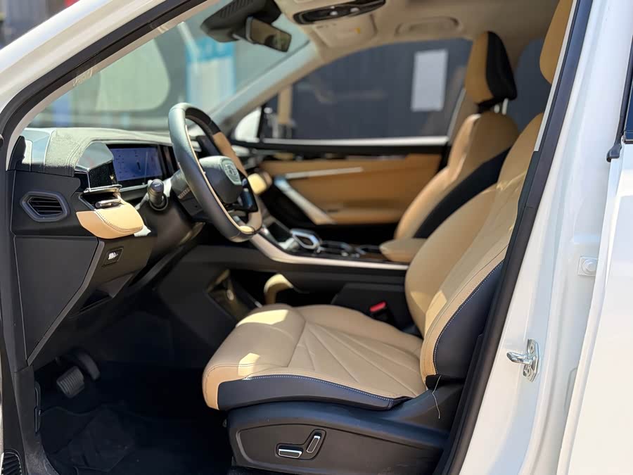 GEELY Boyue L 2023 car image #10