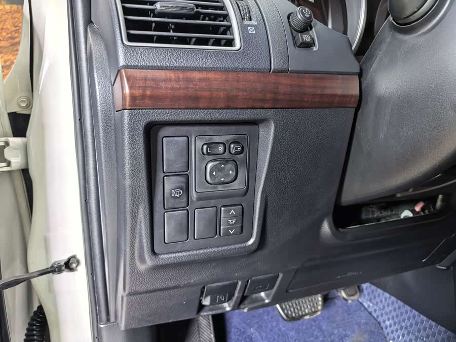 Toyota Land Cruiser Prado 2017 #10 Toyota Land Cruiser Prado 2017 car image #10
