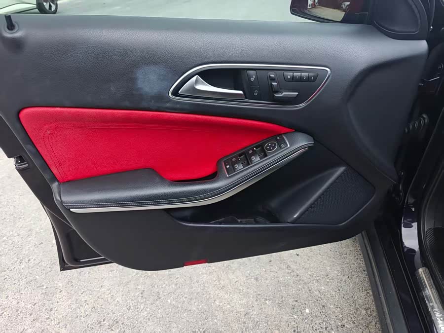 Mercedes-Benz GLA Class (Imported) 2015 #10 Mercedes-Benz GLA Class (Imported) 2015 car image #10