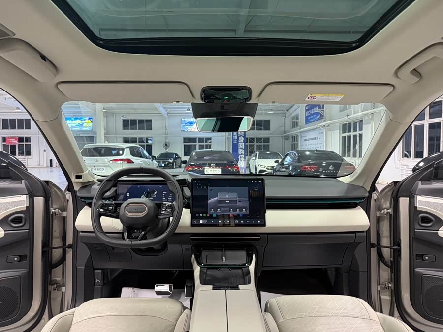 Lynk & Co 08 EM-P 2024 car image #10