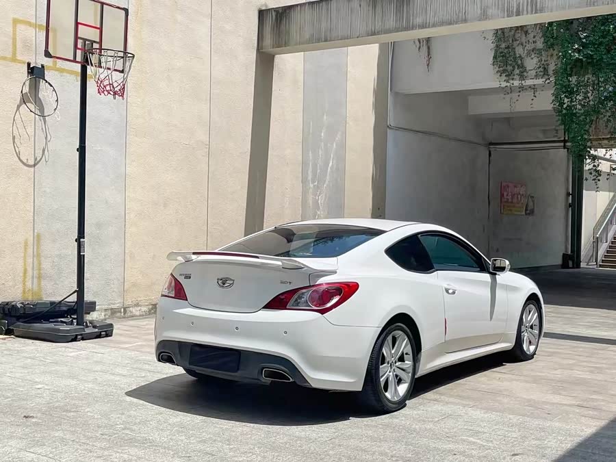 Hyundai Rohens-Coupe 2011 car image #10