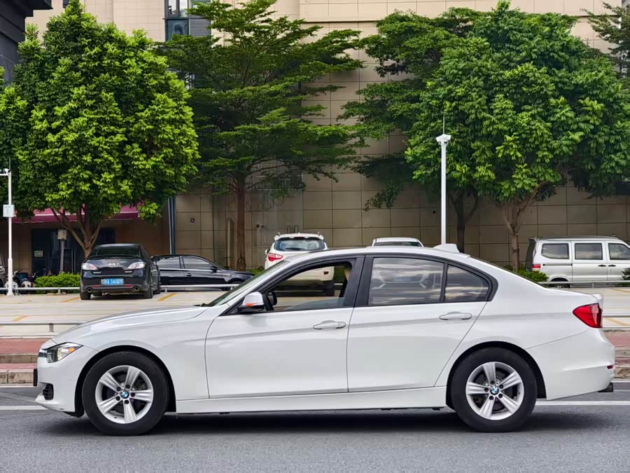 BMW 3 Series (Imported) 2012 изображение автомобиля #10