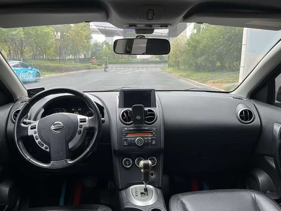 Nissan Qashqai 2012 car image #10