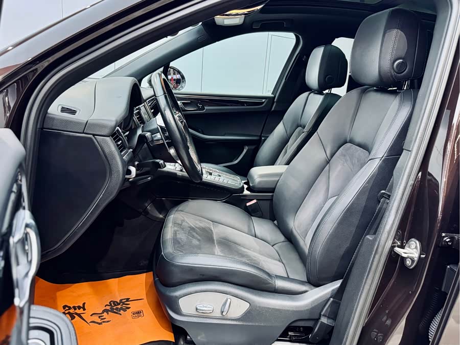 2015 car image #10