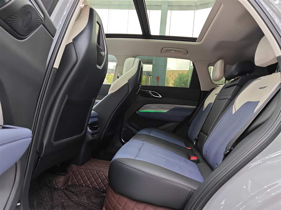 HongQi HS3 2023 #10 HongQi HS3 2023 car image #10