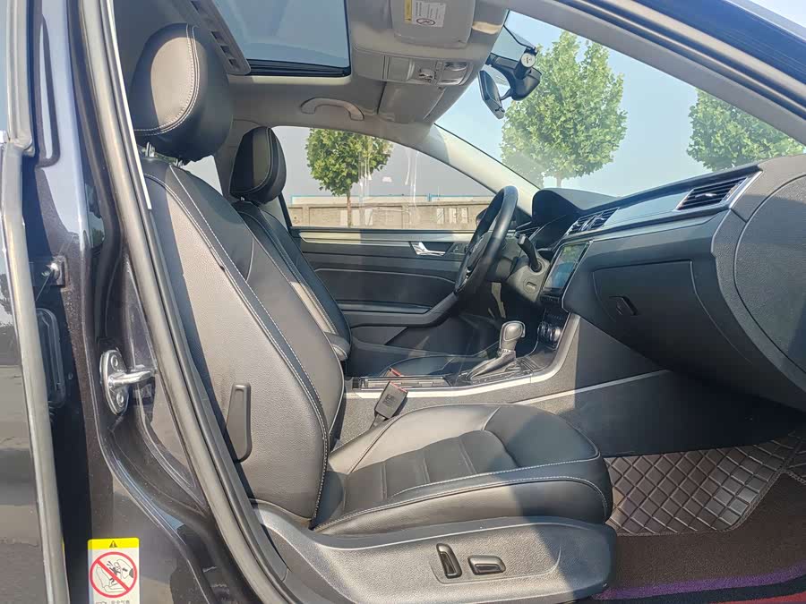 Volkswagen Passat 2018 car image #10