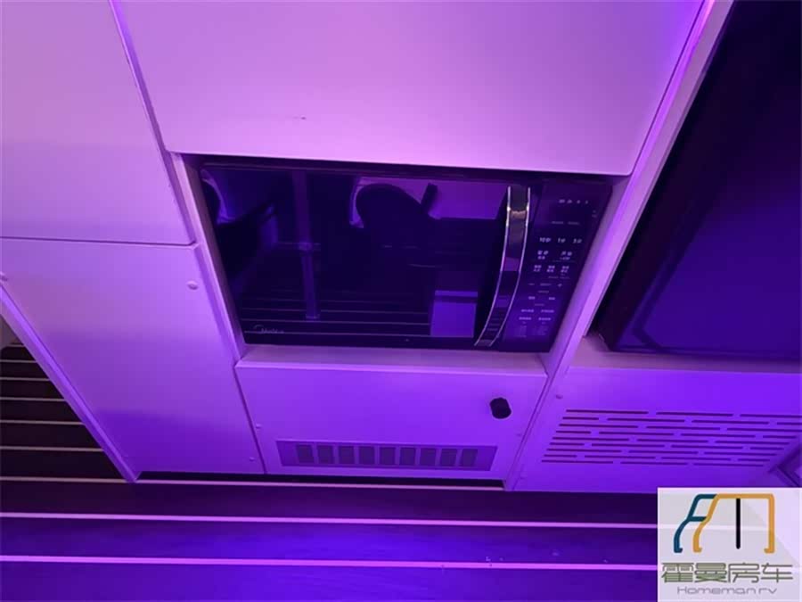 Ford Transit 2023 car image #10