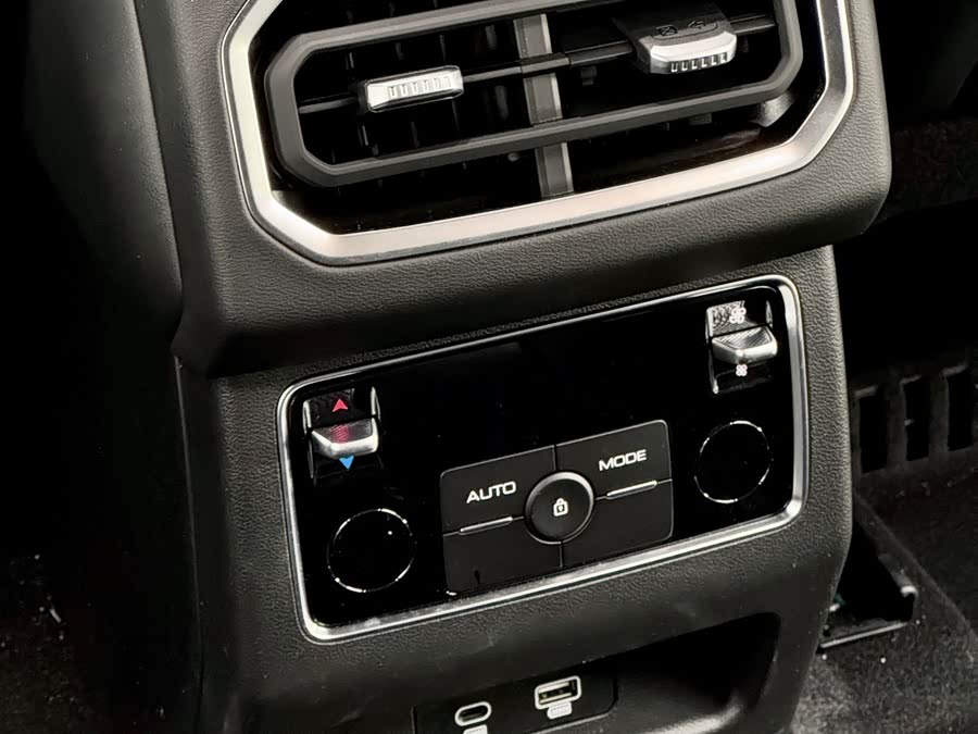 Tank 400 2024 car image #10