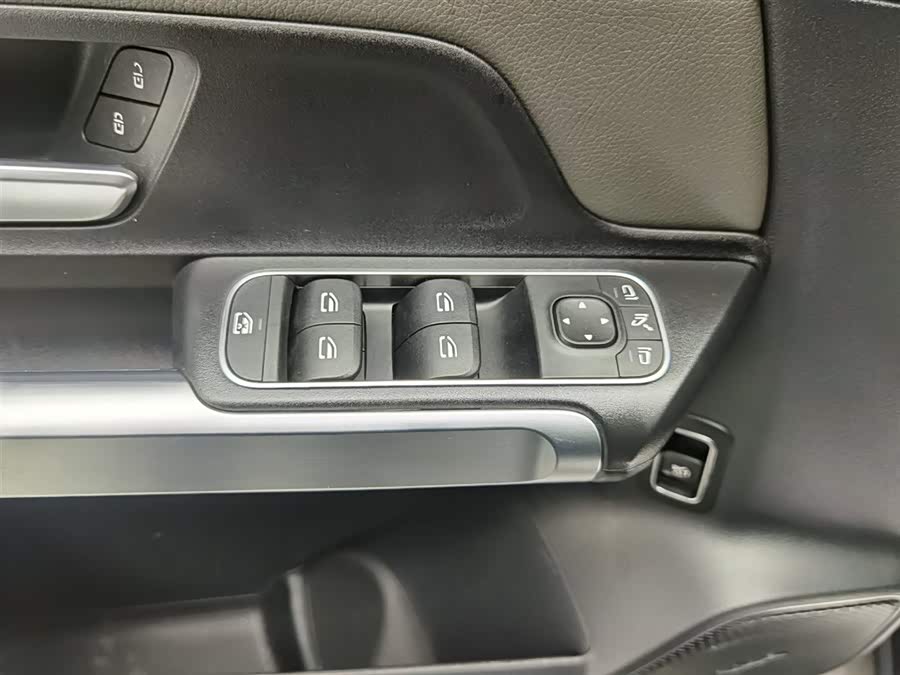 Mercedes-Benz GLB AMG 2023 immagine di auto #10