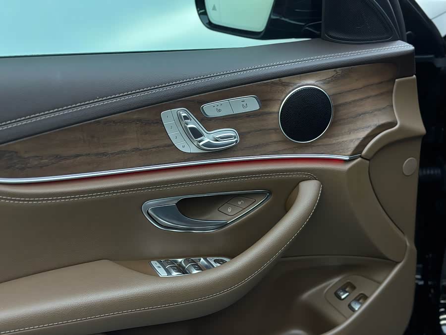 Mercedes-Benz E Class New Energy 2022 car image #10