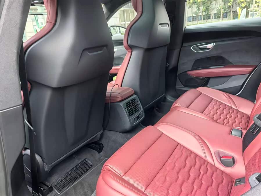 Audi RS e-tron GT 2023 #10 Audi RS e-tron GT 2023 car image #10