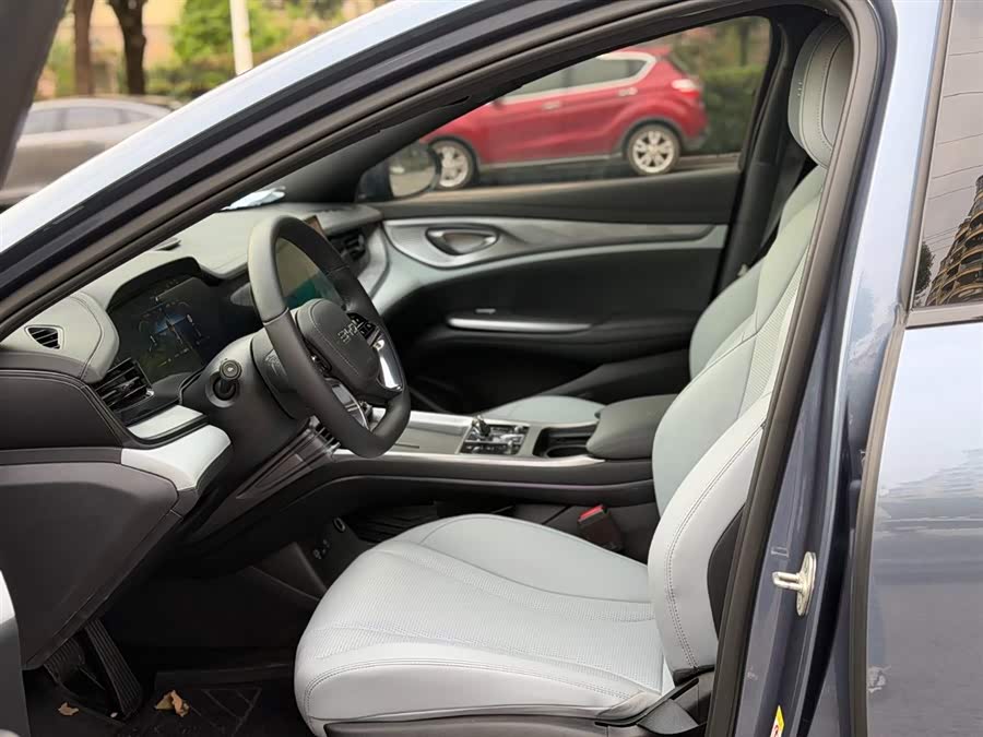 BYD Seal 2024 car image #10