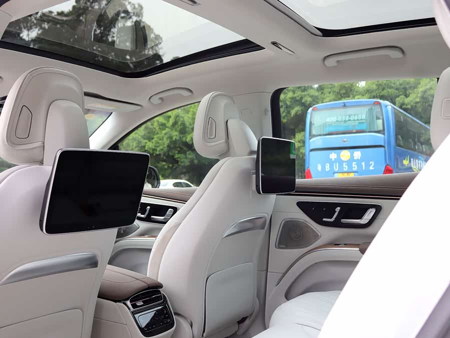 Mercedes-Benz EQS SUV 2023 car image #10