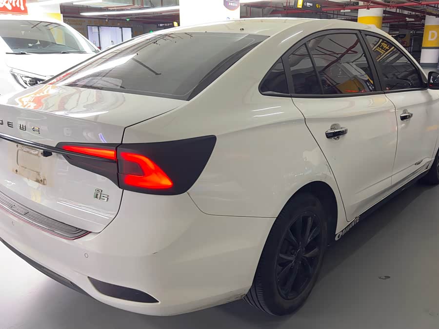 Roewe i5 2019 car image #10