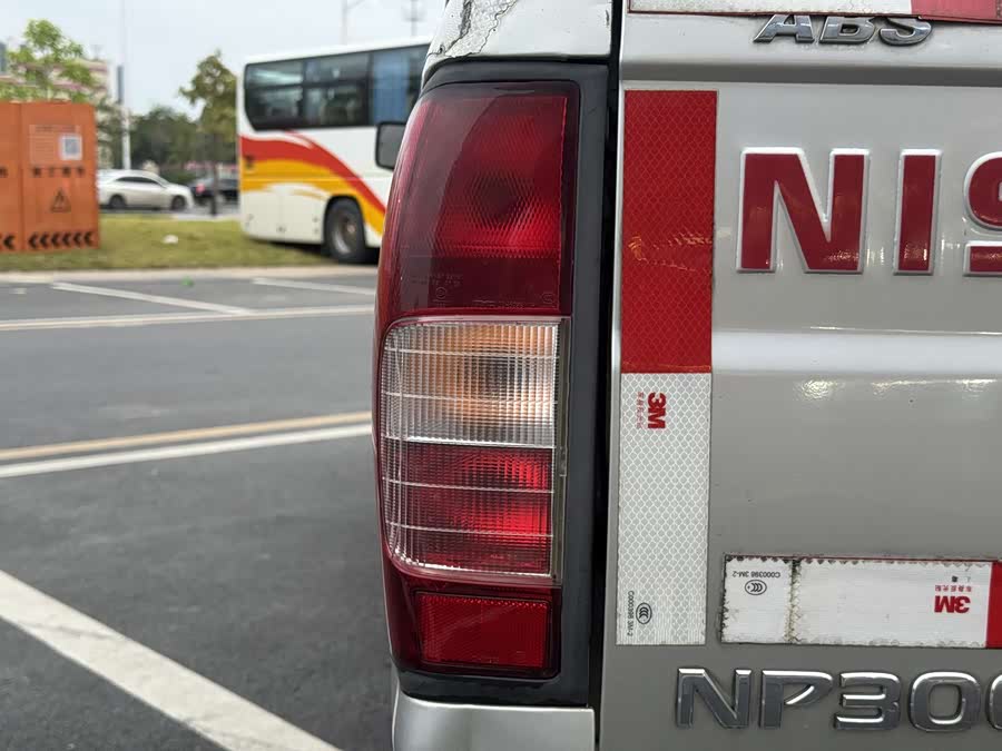 Nissan D22 2012 car image #10