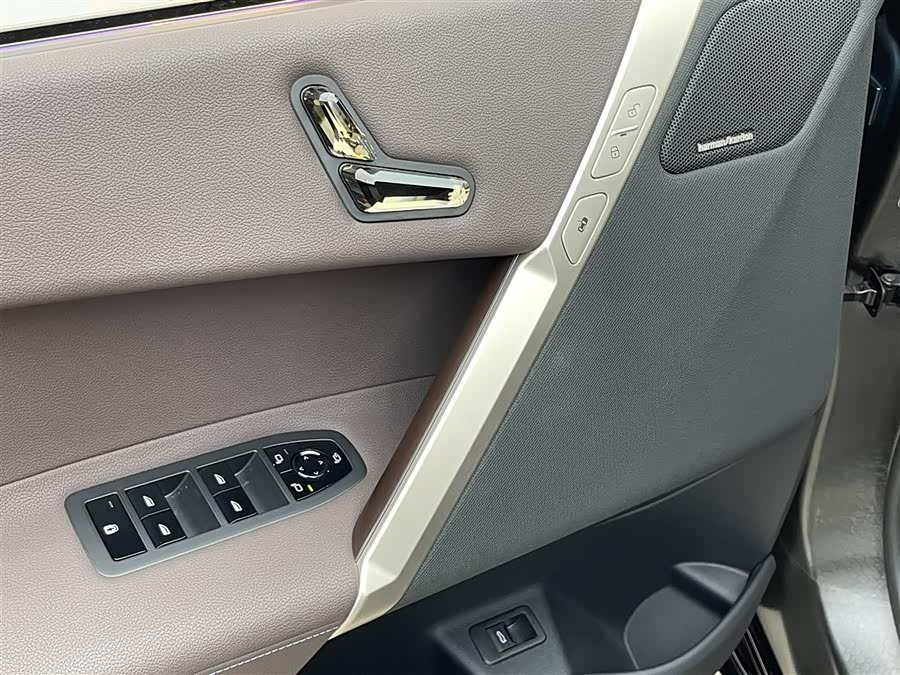 BMW iX 2025 #10 BMW iX 2025 car image #10