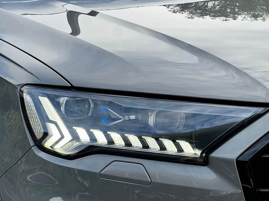 Audi SQ7 2024 immagine di auto #10