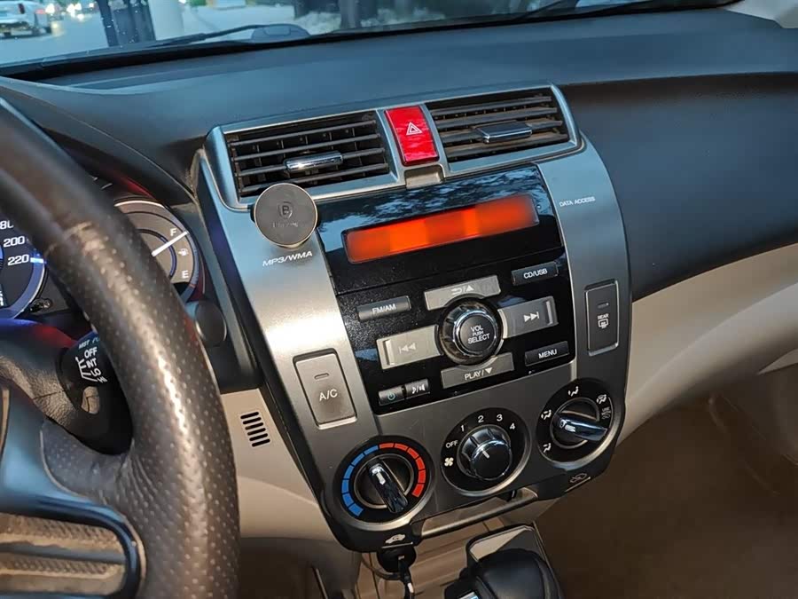 Honda City Classic 2014 #10 Honda City Classic 2014 car image #10