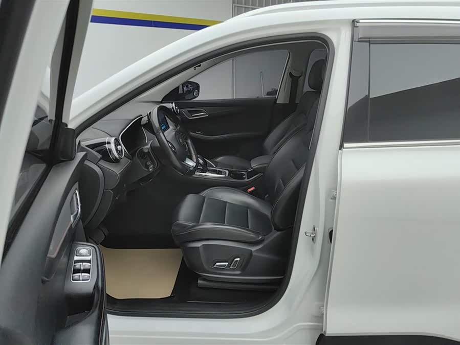 MG Pilot 2023 car image #10