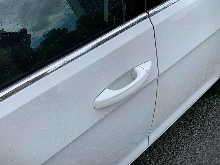 Volkswagen Golf 2019 car image #10