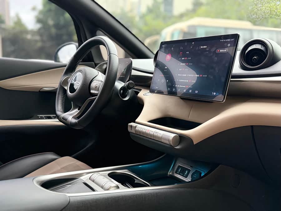 BYD Dolphin 2023 car image #10