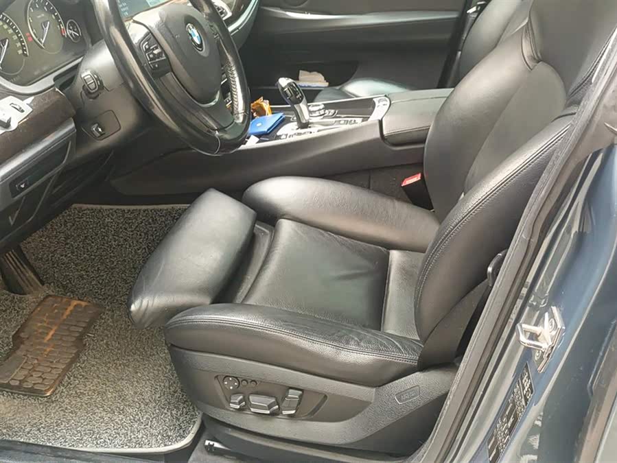 BMW 5 Series GT 2010 immagine di auto #10