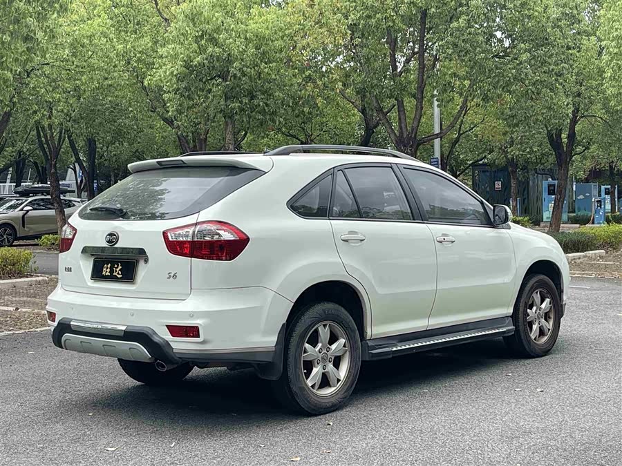 BYD S6 2013 car image #10