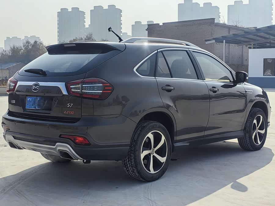 BYD S7 2017 car image #10