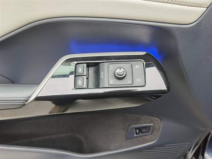 Volkswagen ID.6 Crozz 2023 car image #10