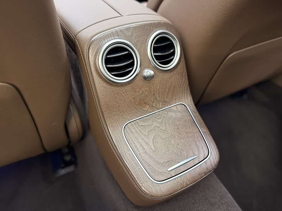 Mercedes-Benz E Class New Energy 2023 car image #10