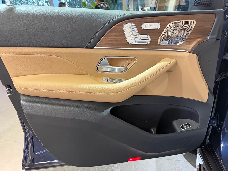 Mercedes-Benz GLS Class 2023 #10 Mercedes-Benz GLS Class 2023 car image #10