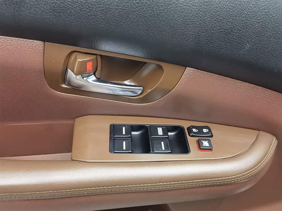 BYD S6 2016 car image #10