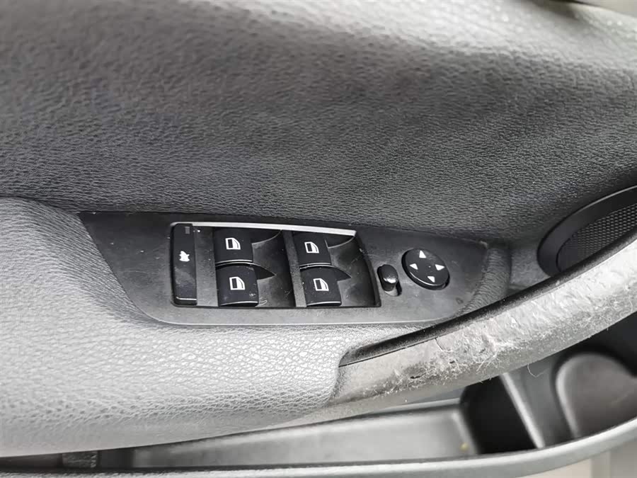 BMW X1 (Imported) 2013 car image #10