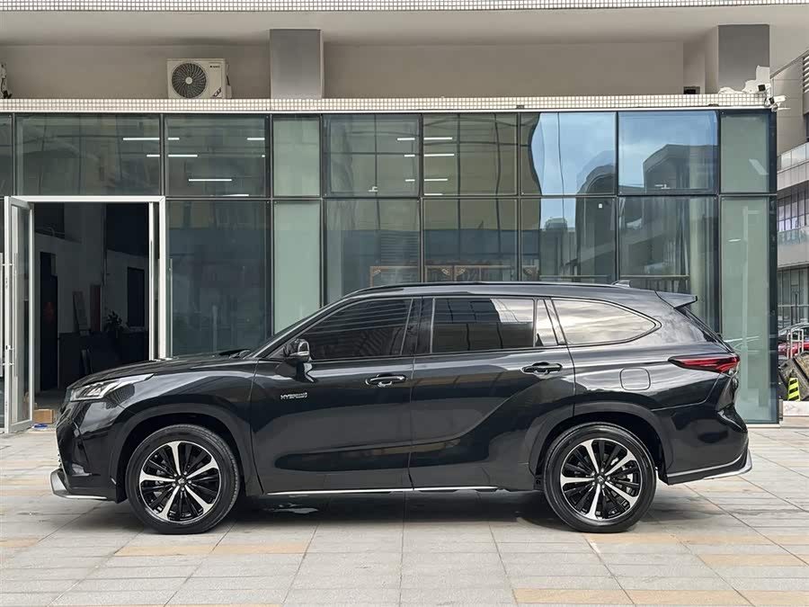 Toyota Crown Kluger 2023 #10 Toyota Crown Kluger 2023 car image #10