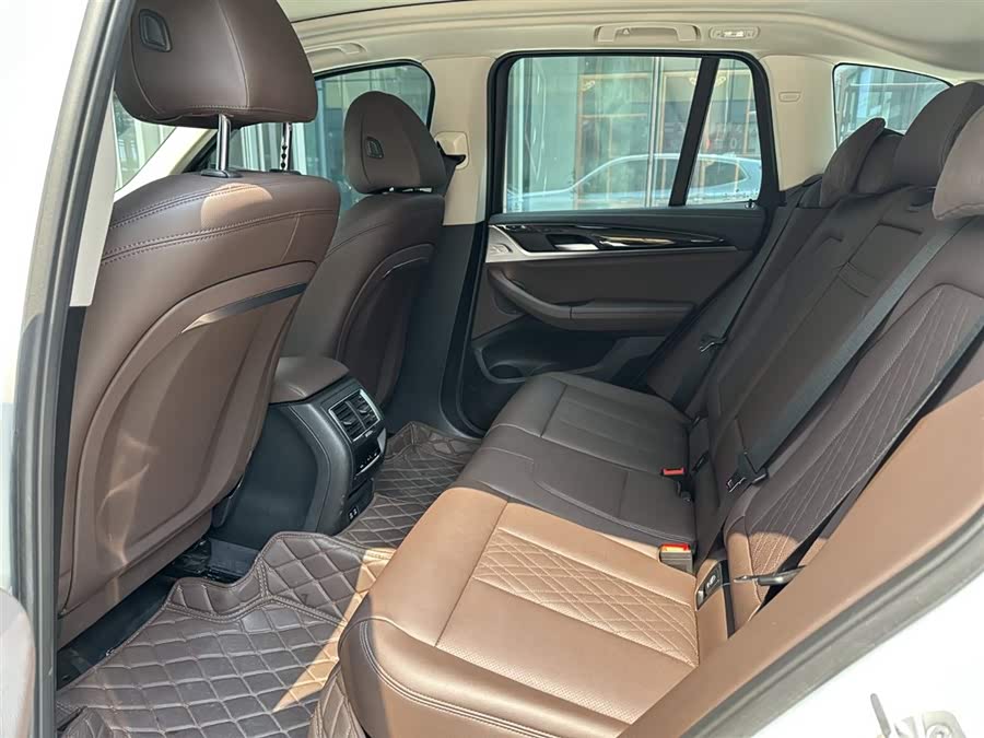 BMW iX3 2024 car image #10