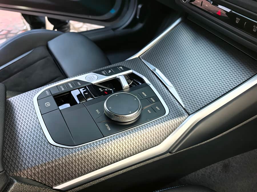 BMW 2 Series (Imported) 2024 #10 BMW 2 Series (Imported) 2024 car image #10