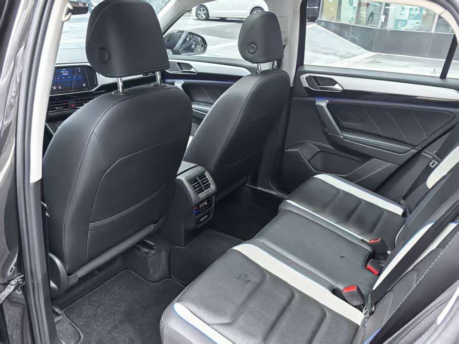 Volkswagen Tayron GTE 2020 car image #10