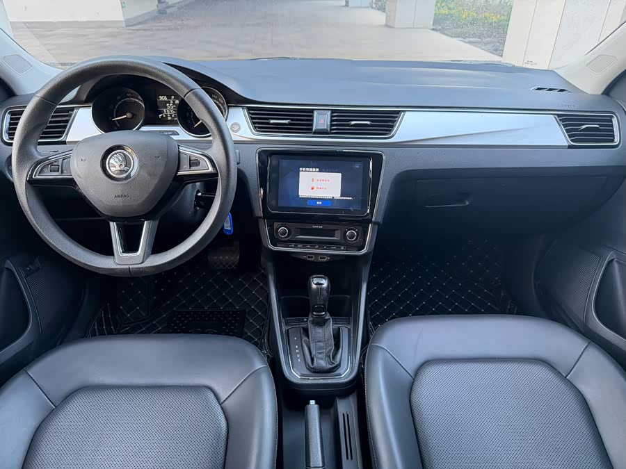 Skoda Rapid 2021 car image #10