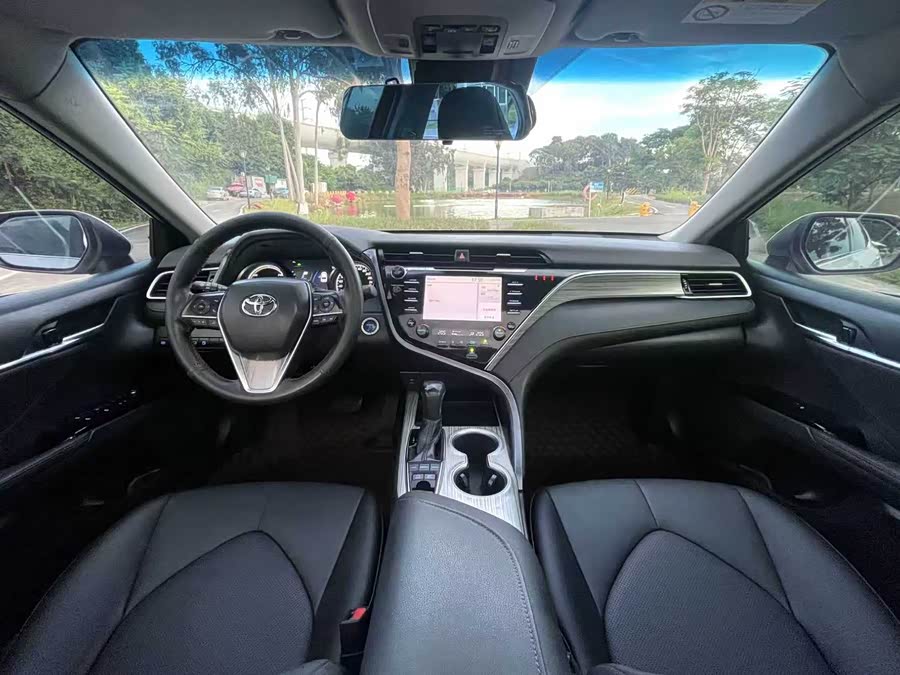 Toyota Camry 2018 car image #10